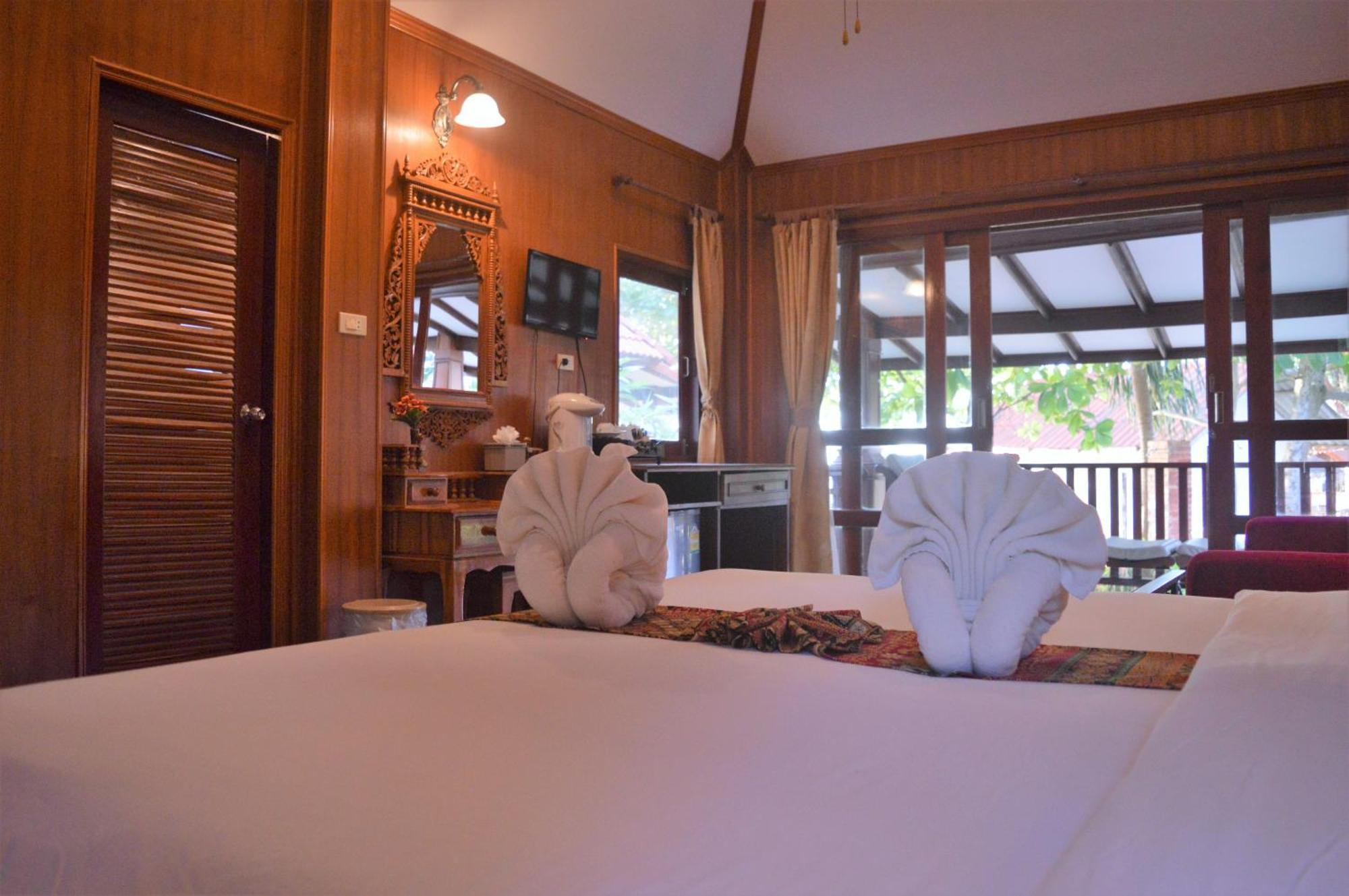 Sayang Beach Resort Koh Lanta Exterior photo