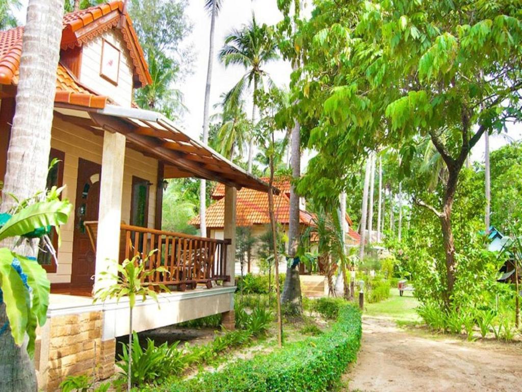 Sayang Beach Resort Koh Lanta Exterior photo